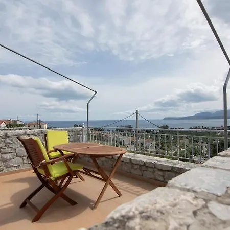 Laconic Bay View Mavrovoúnion