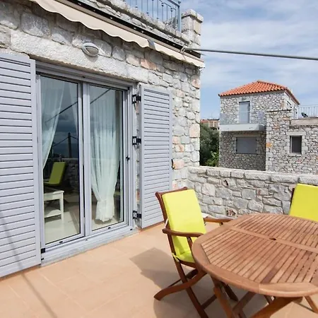 Laconic Bay View Apartmán *