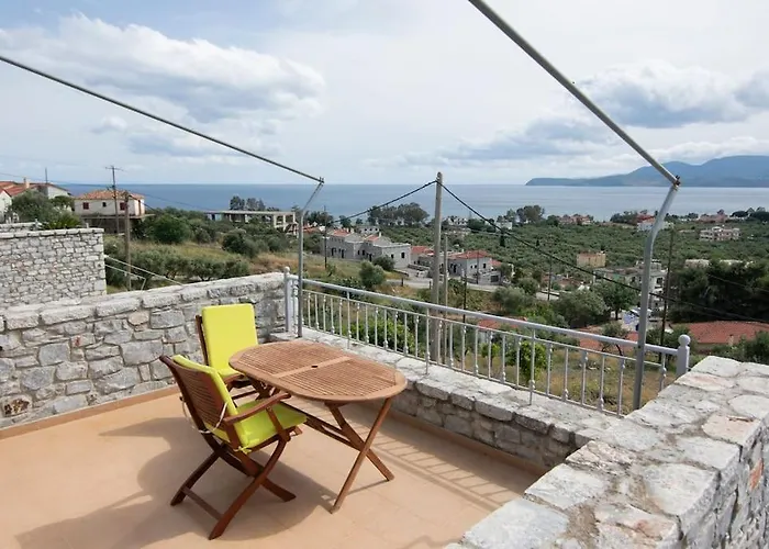 Διαμέρισμα Laconic Bay View